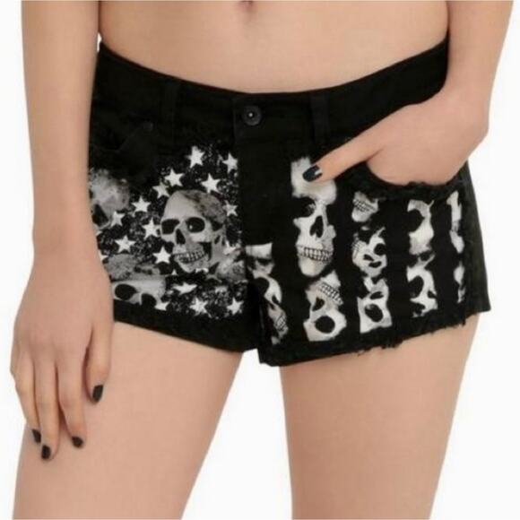 Blackheart Skull Print Low Rise Shorts - Picture 1 of 5